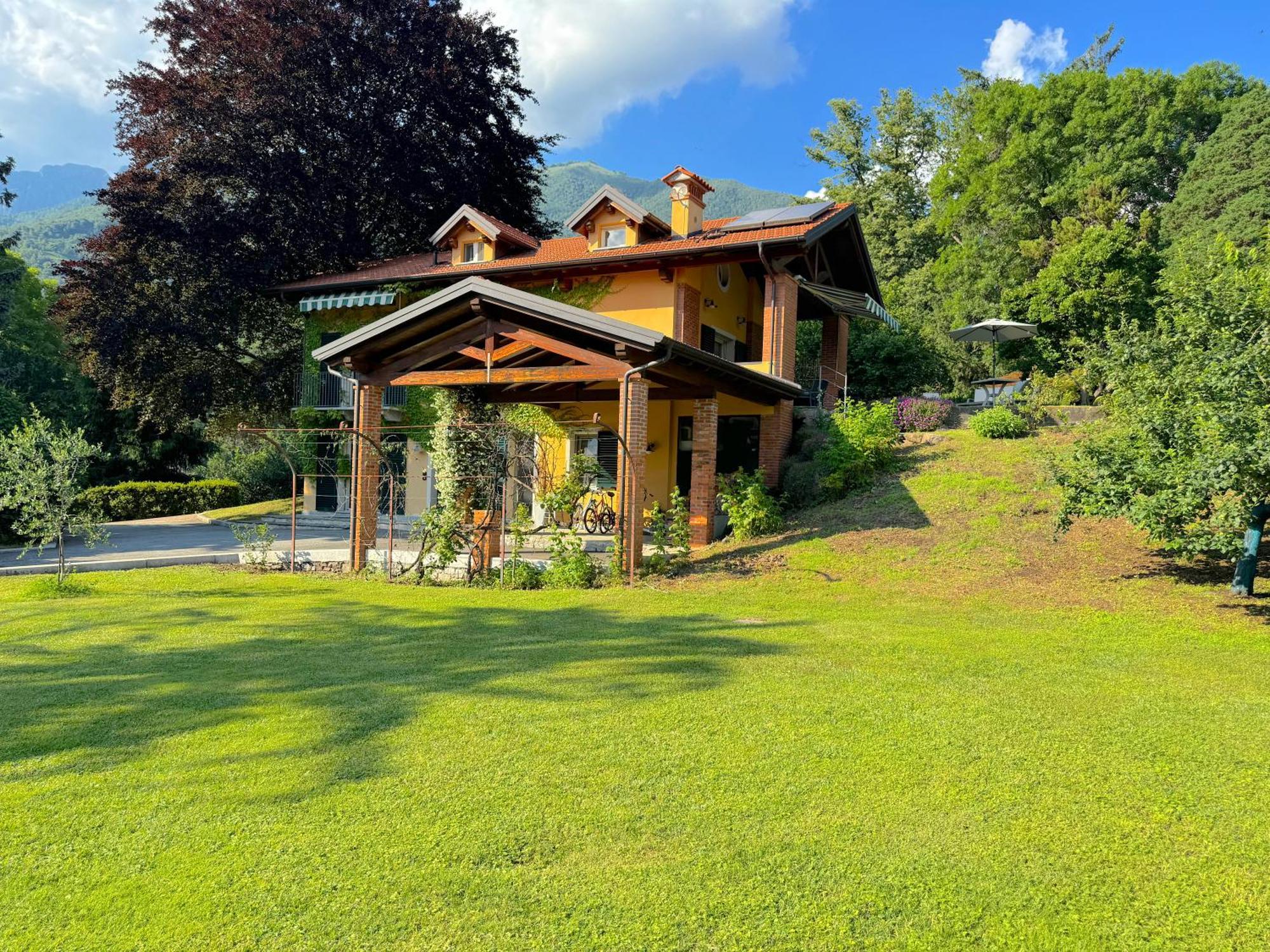 The Comfortable House With Big Pool In The Center Of Mergozzo Exterior photo