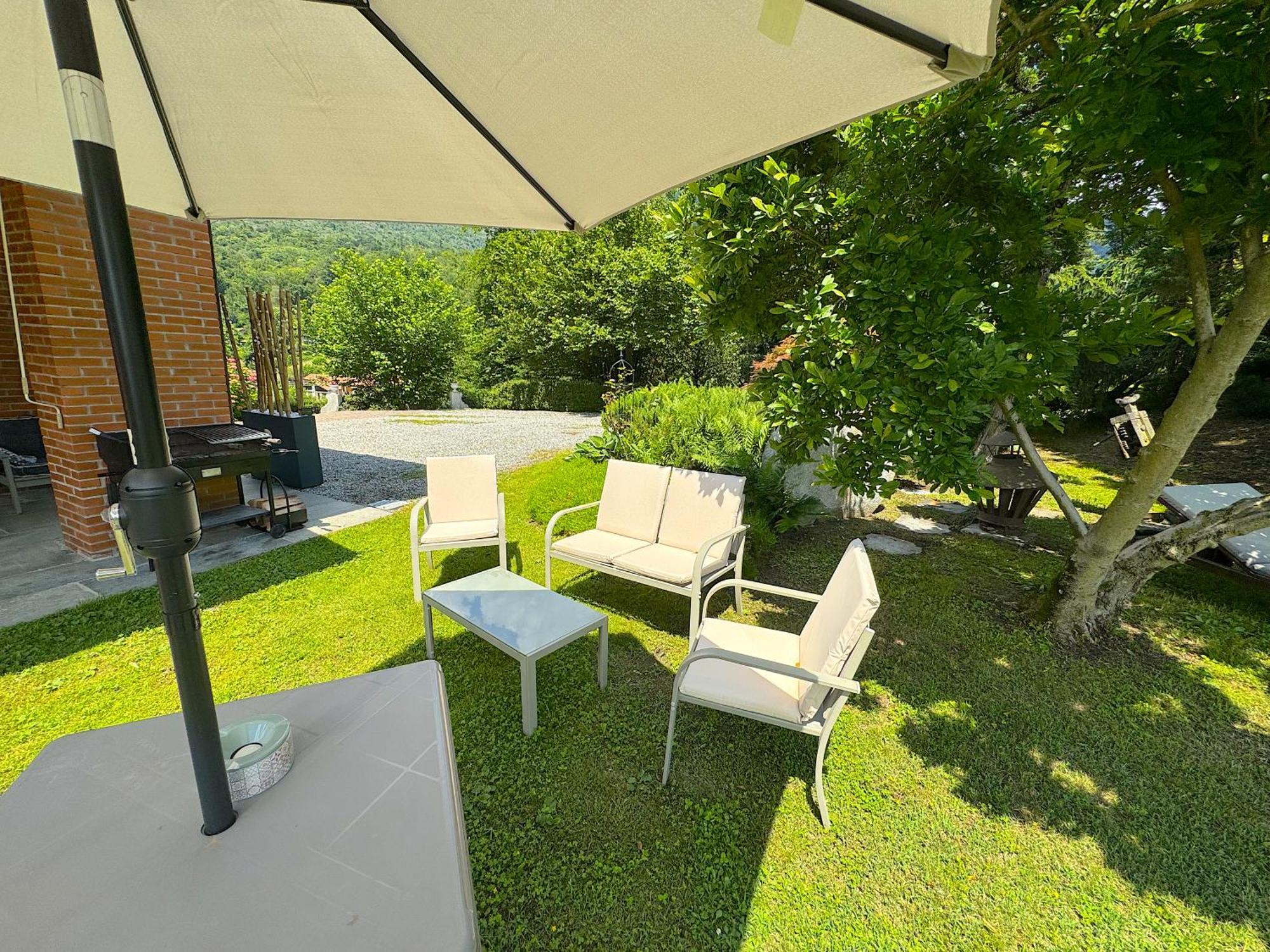 The Comfortable House With Big Pool In The Center Of Mergozzo Exterior photo